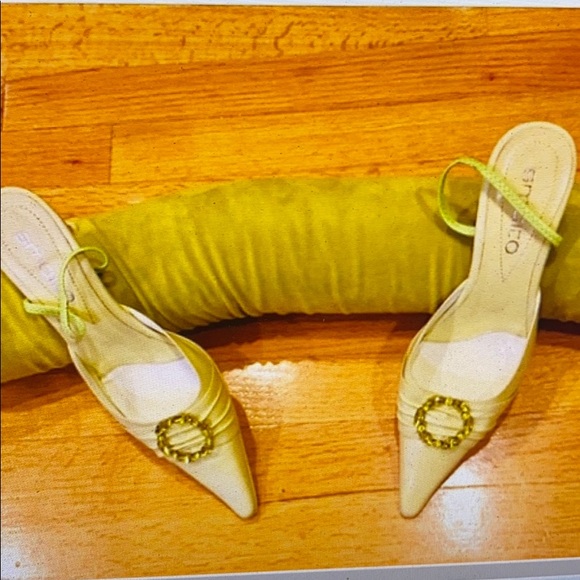 Smalto Shoes - Smalto Mint Green Kitten 🐱 open Back Pumps Sz 10
